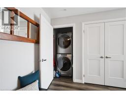 60 CHARLES Street W UnitNo. 702 - 20