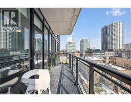 60 CHARLES Street W UnitNo. 702 - 21