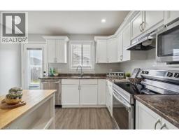 29 MAPLEVIEW Drive - 17