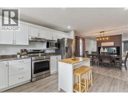 29 MAPLEVIEW Drive - 18