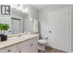 29 MAPLEVIEW Drive - 25