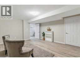 29 MAPLEVIEW Drive - 34