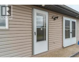 29 MAPLEVIEW Drive - 36