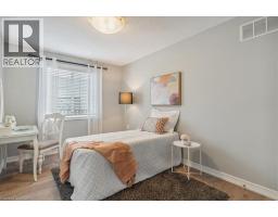 29 MAPLEVIEW Drive - 4