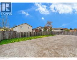 29 MAPLEVIEW Drive - 40