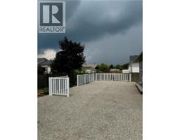 29 MAPLEVIEW Drive - 42