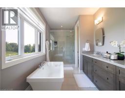 19 SECINARO Avenue - 26