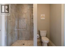 19 SECINARO Avenue - 43