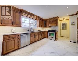 27 LOWREY Avenue S - 15