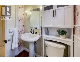 27 LOWREY Avenue S - 21