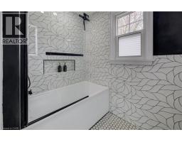 27 LOWREY Avenue S - 30