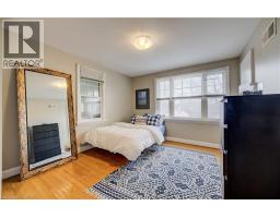 27 LOWREY Avenue S - 31