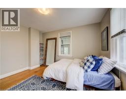 27 LOWREY Avenue S - 32