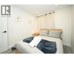 140 JANSEN Avenue - 17