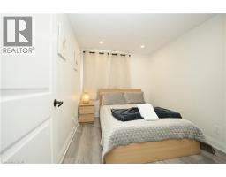 140 JANSEN Avenue - 18