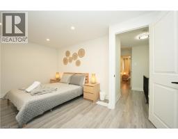 140 JANSEN Avenue - 21