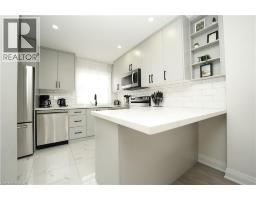 140 JANSEN Avenue - 3