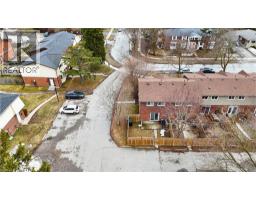 140 JANSEN Avenue - 40