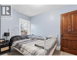 298 QUEEN Street W - 19