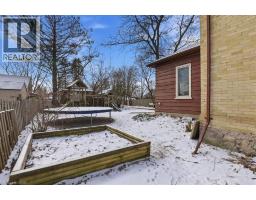 298 QUEEN Street W - 38