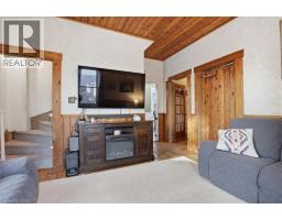 298 QUEEN Street W - 8