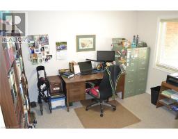 14 NIGHTINGALE Crescent - 12