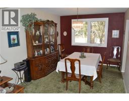 14 NIGHTINGALE Crescent - 24