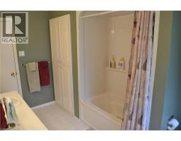 14 NIGHTINGALE Crescent - 29