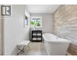 28 DEERVIEW Avenue - 32