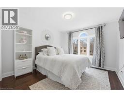 28 DEERVIEW Avenue - 34