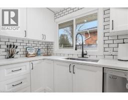 12 DEAN Crescent - 16