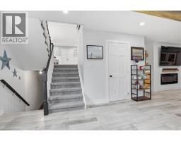 12 DEAN Crescent - 25