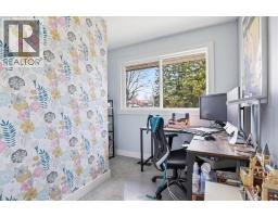 12 DEAN Crescent - 33