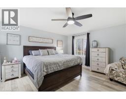 12 DEAN Crescent - 39