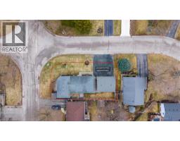 12 DEAN Crescent - 48