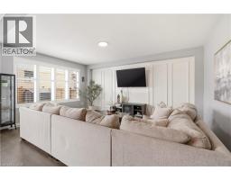 105 LARRY Crescent - 13