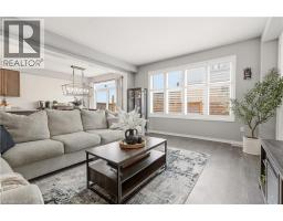 105 LARRY Crescent - 15