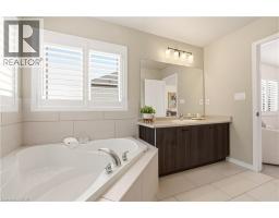 105 LARRY Crescent - 23