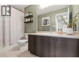 105 LARRY Crescent - 25