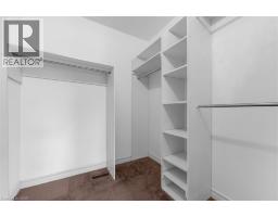 230 MEADOWBROOK Drive UnitNo. 1 - 22