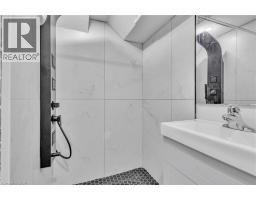 84 AVALON Place - 32