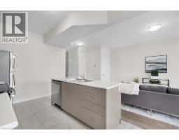 180 LINKS Crescent - 10