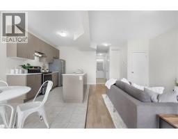 180 LINKS Crescent - 15