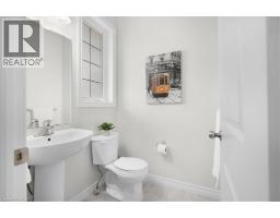 180 LINKS Crescent - 16