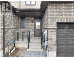 180 LINKS Crescent - 2