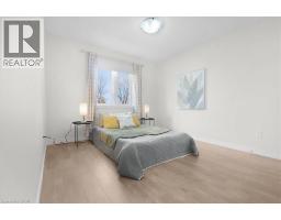 180 LINKS Crescent - 30