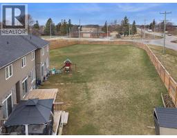 180 LINKS Crescent - 40