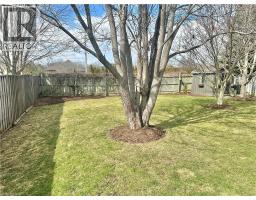 7 SPRUCE GROVE Court - 38