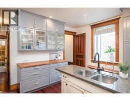 207 WATERLOO Street N - 18