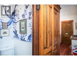 207 WATERLOO Street N - 21